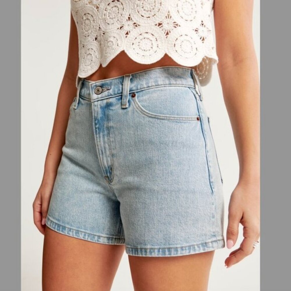 Abercrombie & Fitch CURVE LOVE High Rise 4" Mom Short 90s cut